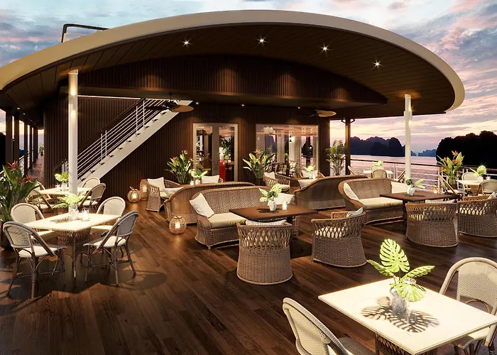 Nostalgia Sails Cruise Ha Long